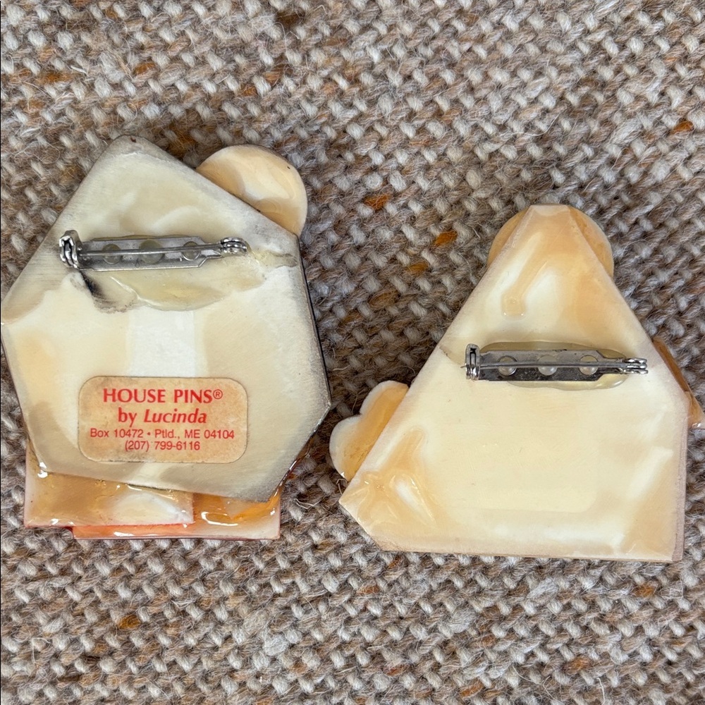 2 Vintage HOUSE pins by Lucinda - Picture 3 of 5